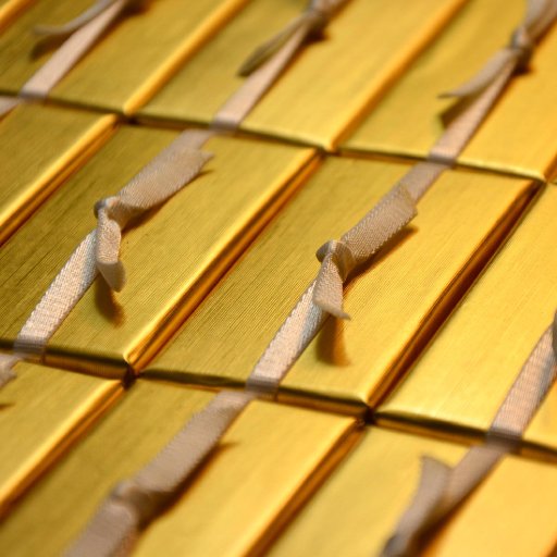 SELEUŠS-Chocolates-GoldBallotintBox-1129