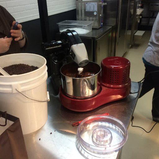 Making a batch in a tabletop melangeur
