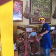 Making chocolate at Mayordomo