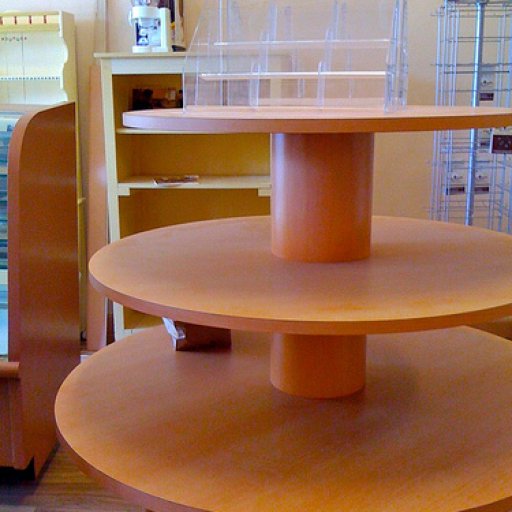 round display table