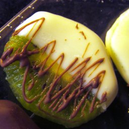 Kiwi con blanco.