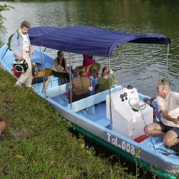 Belize2010-03BoardingBoomCreek