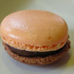 Macaron orange-chocolate