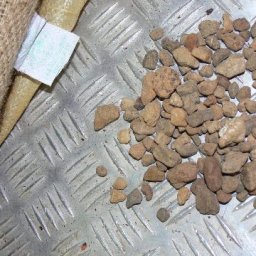 Stones found in bags of cacao