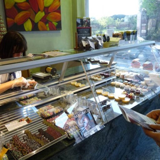 Katrien filling a box of chocolates for us at Patisserie Vercruysse.