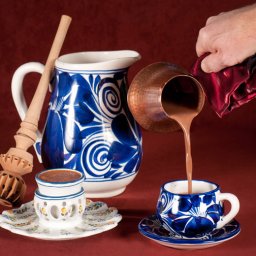 POURING CHOCOLATE