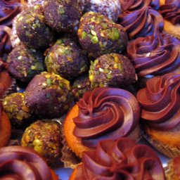 Wedding Desserts: Mini Cupcakes and Chocolate Nut Truffles