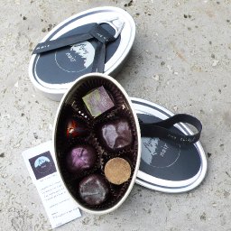 flying noir - the chocolate survival kit